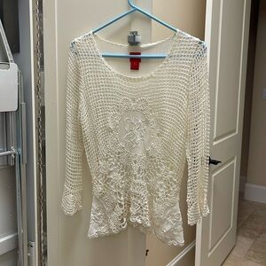 Dressy crocheted off-white top never worn by very Very Vera
